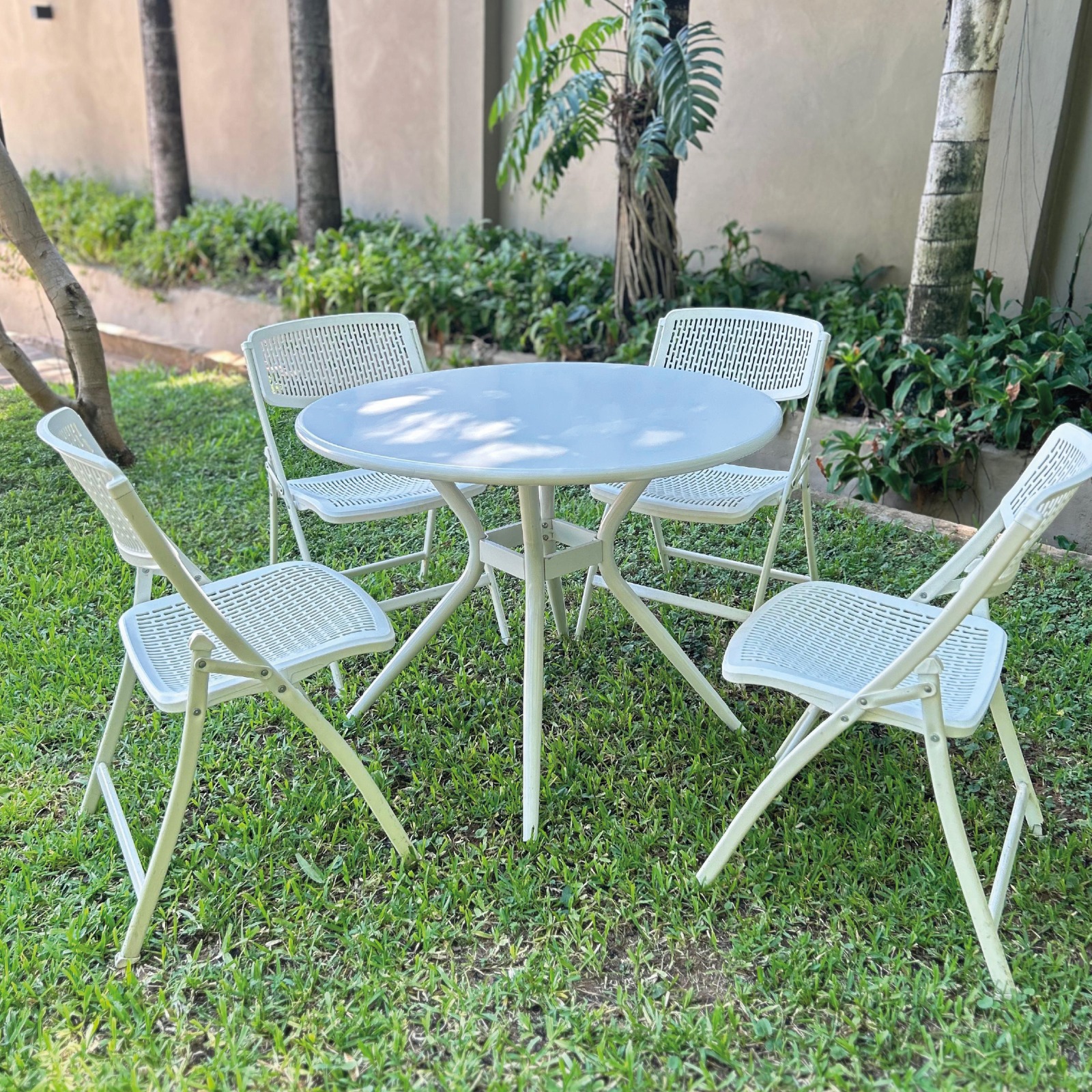 roal_mesas-de-jardin_mesa-de-aluminio-100cm-crema-3024cr_1